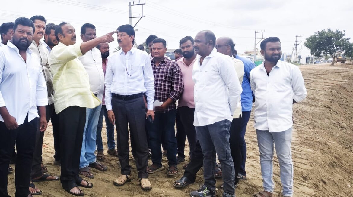 Historic Vallapu Cheruvu in Narasaraopet to be Developed into a Model Tank: MLA Chadalavada