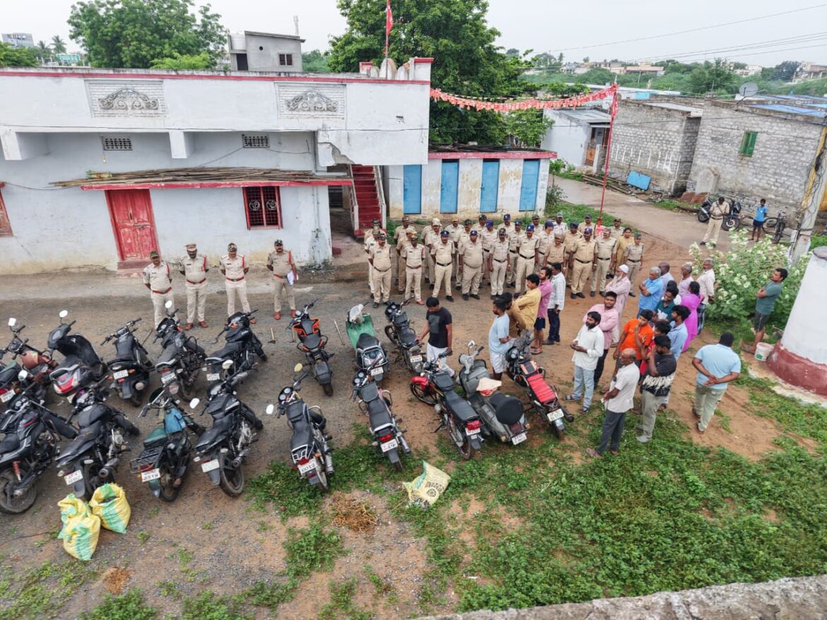 Police Conduct Cordon and Search in Gurazala, 26 Vehicles Seized