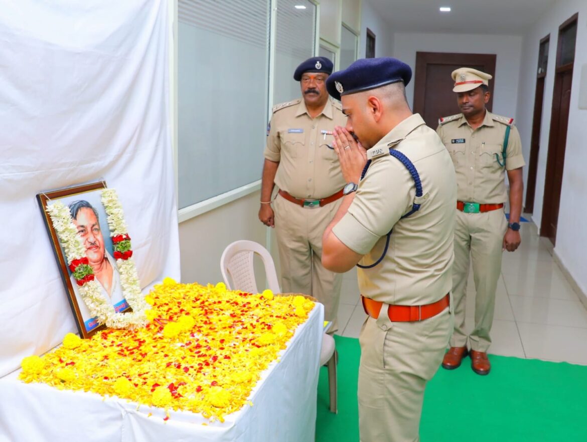 Gurazala Police Pay Rich Tributes to Former Minister Mandali Venkata Krishna Rao